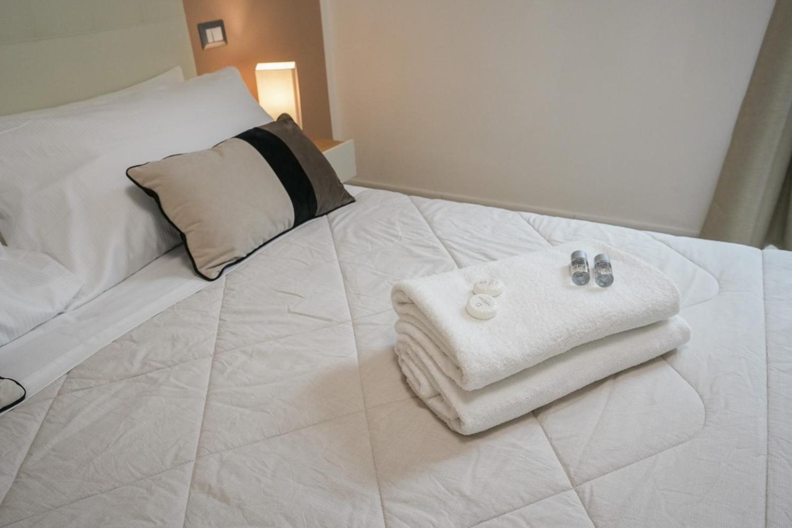 Luxury Rooms Paoli 19 Кальяри Номер фото